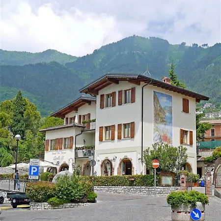 Apartement Peonia Mit Pool In * Tignale